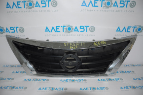 Radiator grill grill Nissan Versa 15-19 usa rest