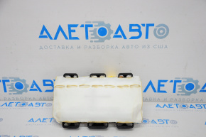 Chevrolet Cruze 16- passenger airbag in the dashboard