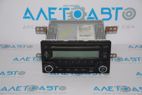 Radio tape recorder Nissan Versa 15-17 usa rest