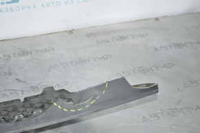 Toyota Solara 04-06 radiator grille has a broken edge