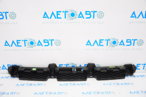 Rear bumper central mount for VW CC 13-17 rest.