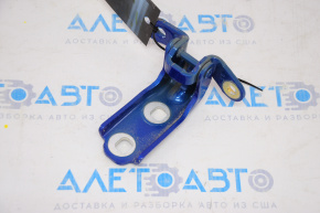 Lower rear left door hinge for a 1919 Chevrolet Volt