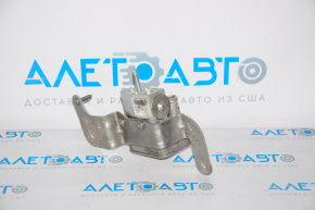 Chevrolet Volt 16-oil heat exchanger with hybrid cooling system valve