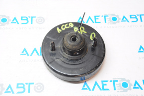 Rear right shock absorber support for a 1993 Honda Accord