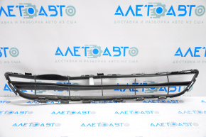 Lower grille of the front bumper Infiniti JX35 QX60 13-15 pre-rest is dented, grille tears