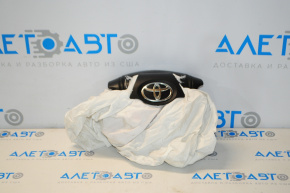 The airbag in the driver's steering wheel of a Toyota Highlander 14-19 exploded.