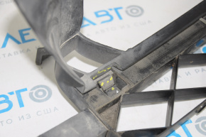 Front bumper mount central VW Passat b7 12-15 USA defects of latches