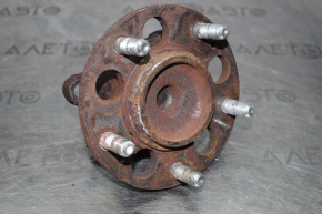 Rear right hub Kia Soul 14-19 rusty