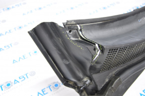 Windscreen wiper grille plastic Kia Optima 11-16 cracked