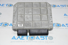 Block ECU engine computer Toyota Prius V 12-17