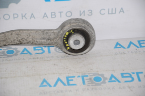The upper front left rear control arm of the Audi A4 B8 08-16 has a torn silent block.