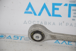 The upper front right control arm of the Audi A4 B8 08-16 has a torn silent block.