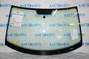 Windshield VW Tiguan 09-18 air on the edge, chips