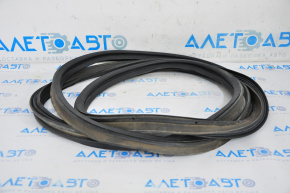 Rubber seal for the tailgate of a Hyundai Santa FE Sport 13-18