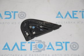 Wing plug triangle right Dodge Dart 13-16 cracked rubber