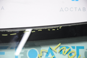Windshield Dodge Dart 13-16 air on edge, sand