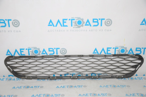 Lower grille front bumper Nissan Rogue 14-16 grille tears
