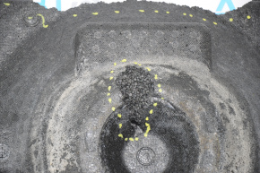 Foam under the tool Subaru Outback 15-19 edge is broken