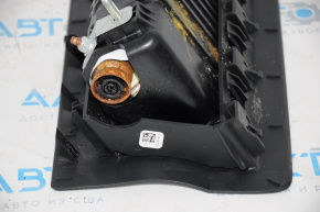 Driver's left knee airbag for the Lincoln MKC 15-19