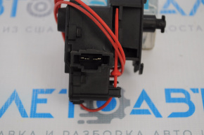 Fuel filler door lock for the Audi Q5 8R 09-17