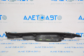 Right hood-wing seal for Lexus CT200h 11-17