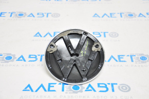 VW emblem trunk door VW Tiguan 18-21 crack