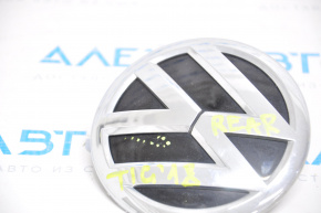 VW emblem trunk door VW Tiguan 18-21 crack