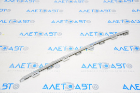 Chrome radiator grill upper left VW Tiguan 18-21 crack in mount