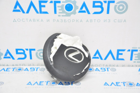 The airbag in the steering wheel of the driver's Lexus CT200h 11-13 shot out.