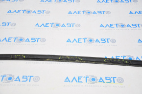 Windshield molding right Lexus CT200h 11-17 broken fasteners, scratches