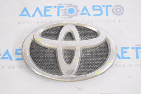 Emblem grille grill Toyota Camry v40 pokes on chrome