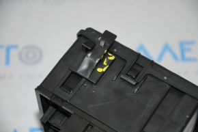 Fuse box under the dashboard Dodge Journey 11-20 broken fastening