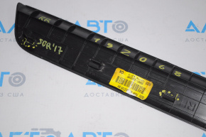 Door sill trim rear right outer Kia Sorento 16-20 black, broken fastening