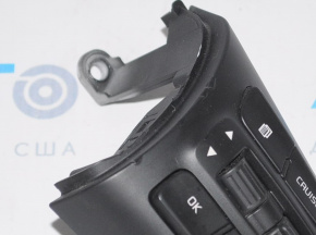Steering wheel control buttons right Kia Sorento 16-18 are jammed