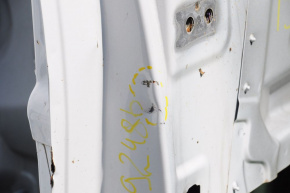 Front right quarter Kia Sorento 16-20 white, dent