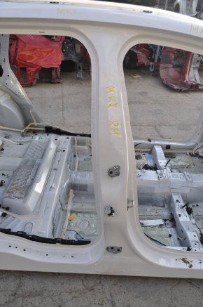 Lincoln MKX 16-18 right center pillar