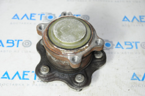 Rear left hub Nissan Altima 19-24 fwd