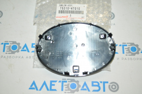 Toyota Camry v55 15-17 usa LE hybrid grille emblem
