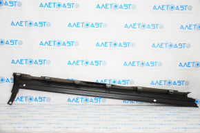 Right threshold Ford Escape MK4 20-24 structure, seal clamped