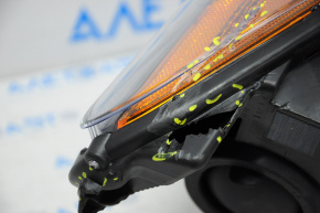 Headlight front right bare Ford Escape MK4 20-22 halogen, broken housing, glass defect, broken fastener