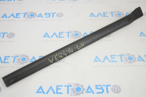 Door seal on the central pillar left Nissan Versa 12-19 usa