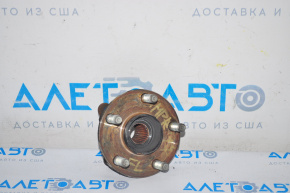 Front left hub Subaru Impreza 17-23 GK