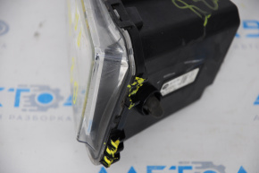 Fog lamp PTF right VW Passat b8 16-19 USA broken fasteners, sand