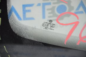 Windshield VW Jetta 11-16 USA air on edges, sand, scratch