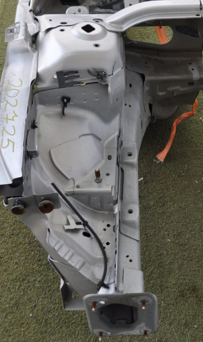Front right quarter Ford Fusion mk5 13-16 without bracket silver, dented, bumps