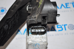 VW Passat B8 16-19 USA gas pedal