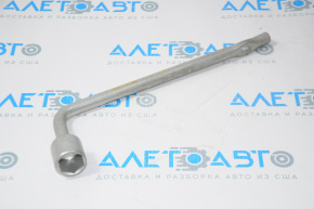 Nissan Rogue 14-20 light wheel spanner