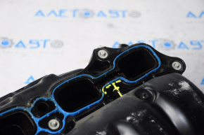 Intake manifold Chevrolet Volt 16 - broken guide
