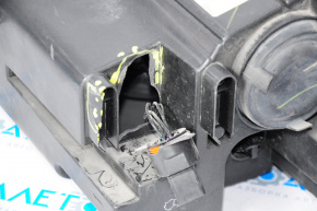 Headlight front right VW Passat b8 16-19 USA bare halogen, housing broken, fastener broken, glass broken, for spare parts
