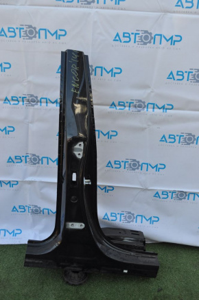 The central right body pillar of Buick Encore 13-19 is sawed off